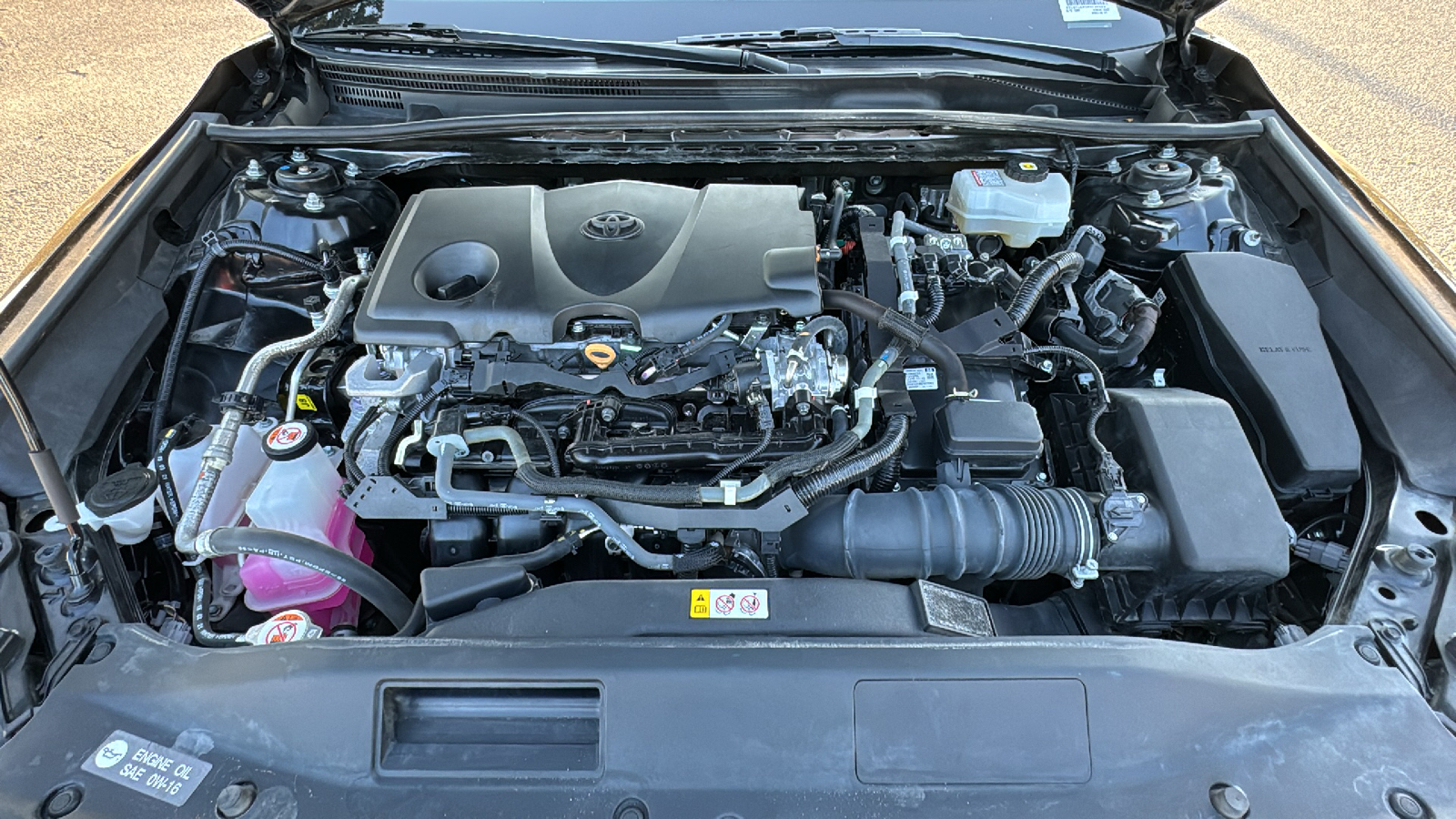 2022 Toyota Camry Hybrid SE 38