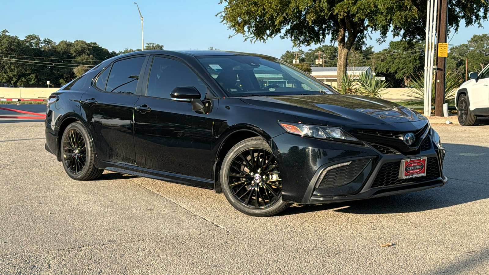 2022 Toyota Camry Hybrid SE 39