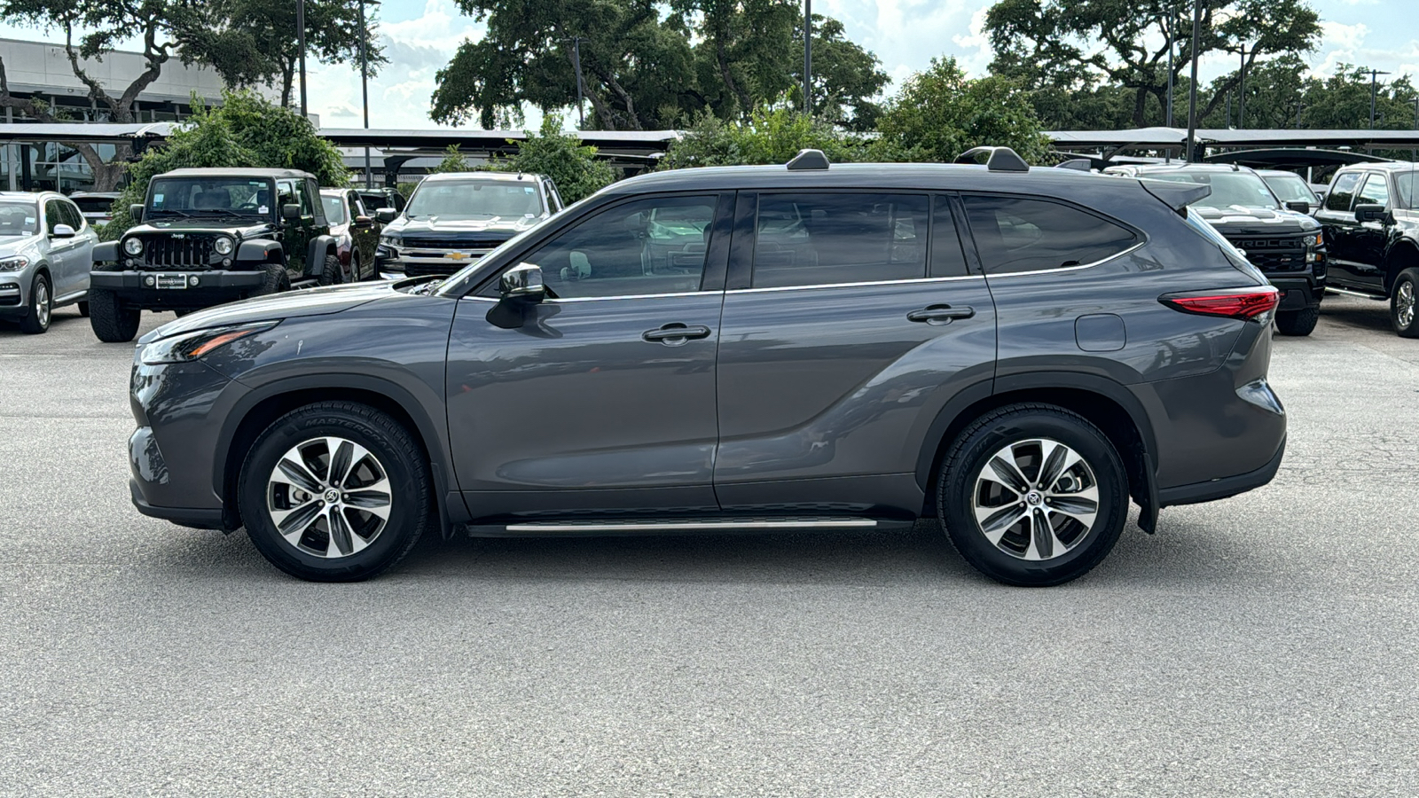 2022 Toyota Highlander XLE 4