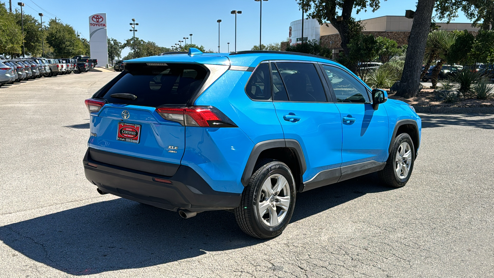 2021 Toyota RAV4 XLE 7