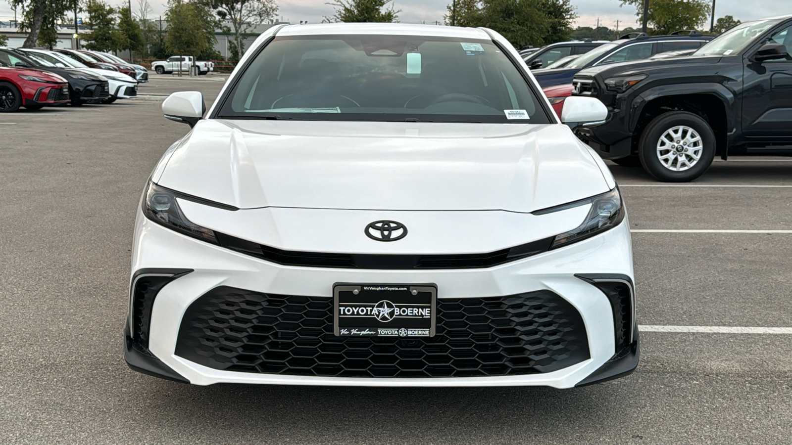 2025 Toyota Camry SE 3