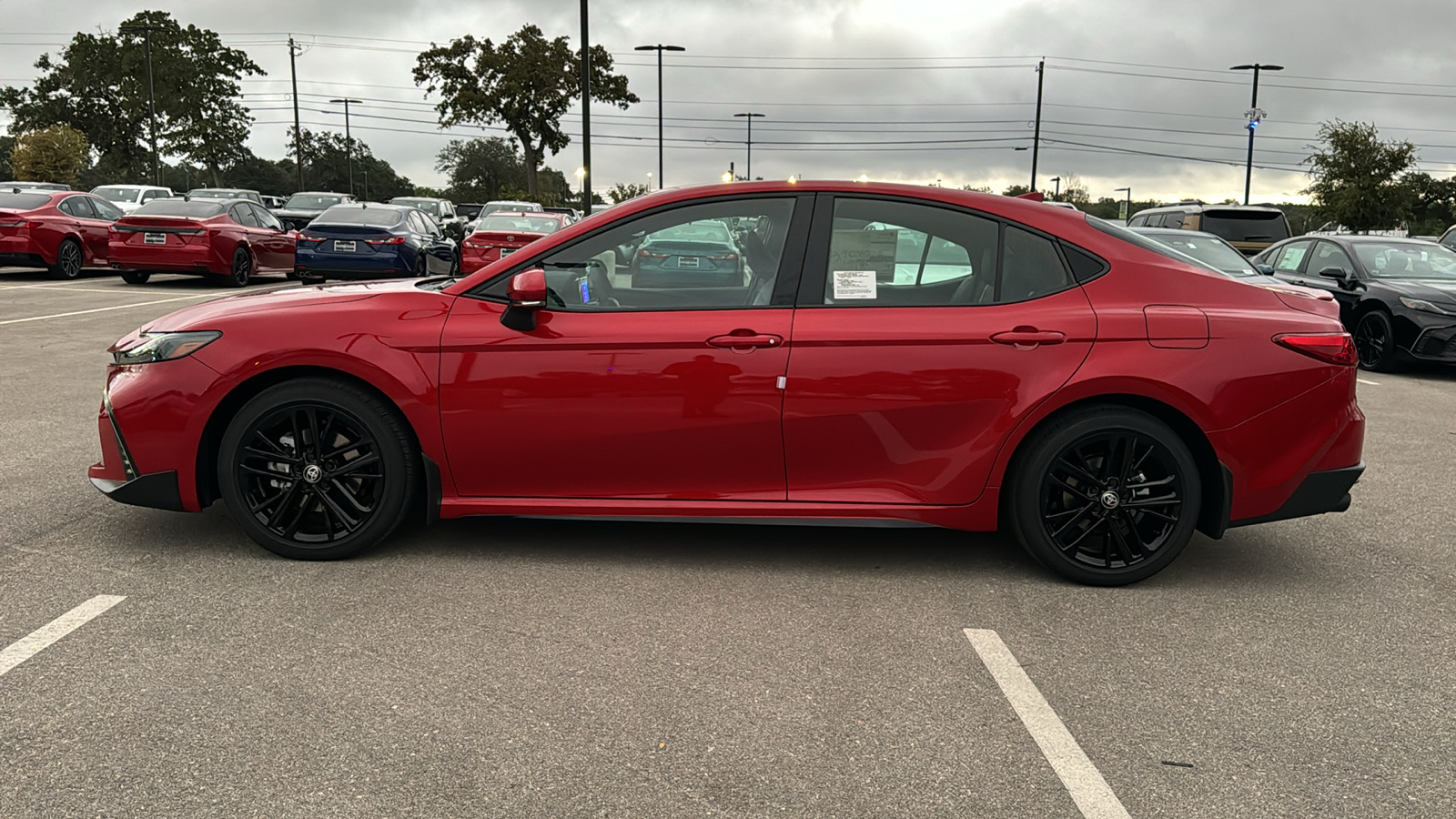 2025 Toyota Camry SE 5