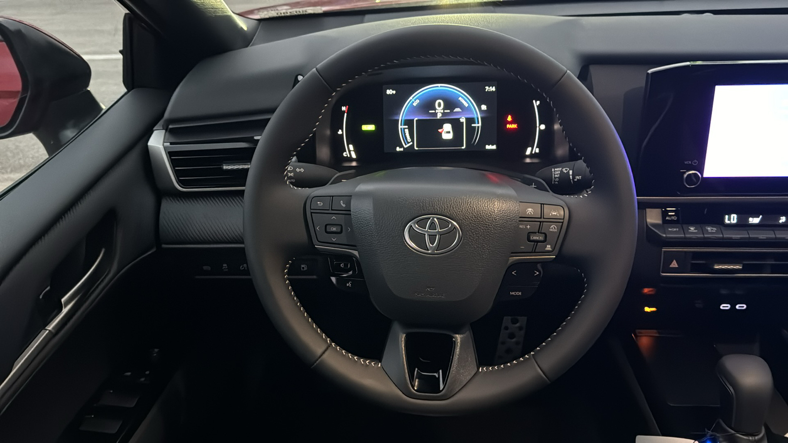 2025 Toyota Camry SE 17