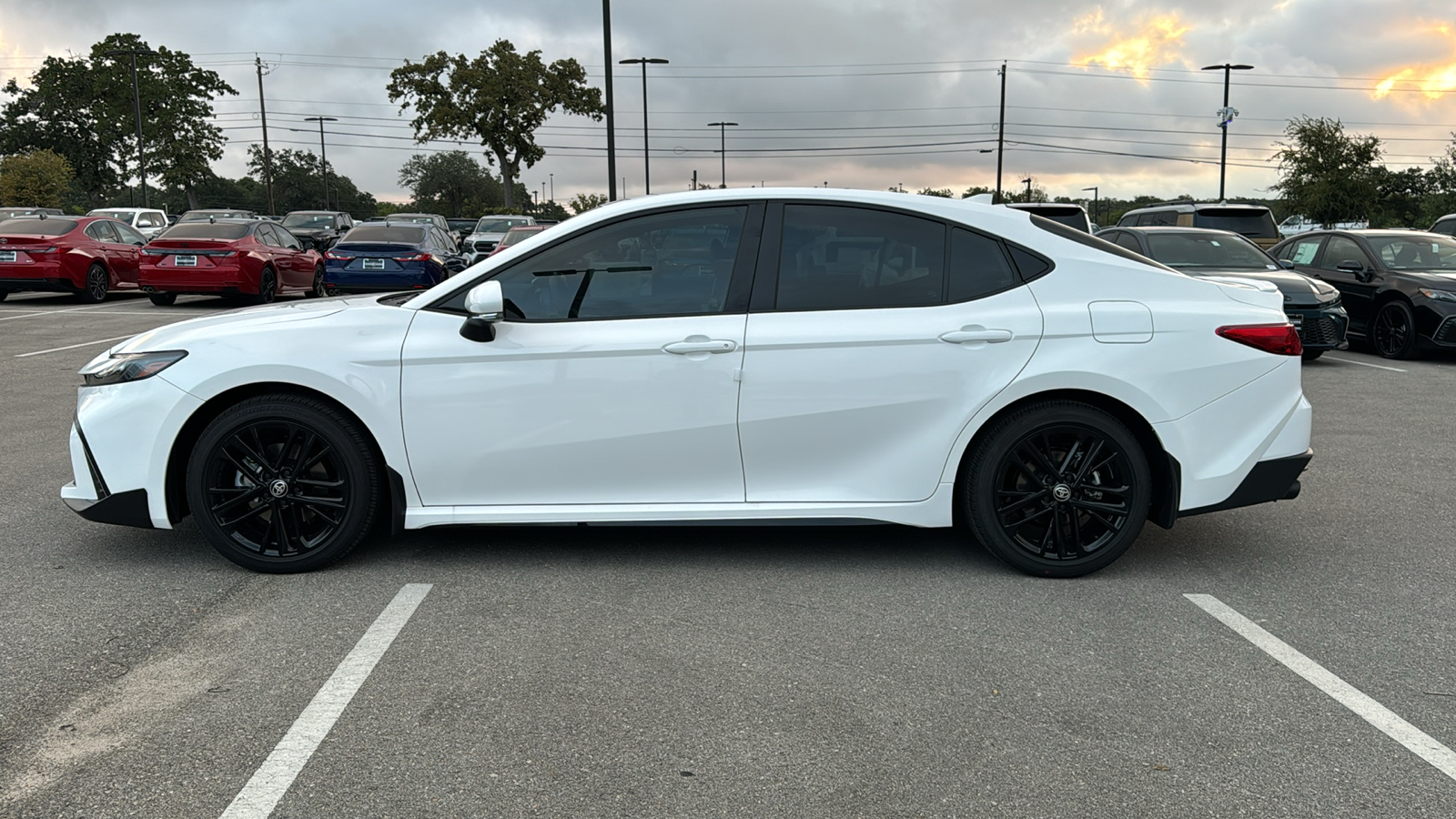 2025 Toyota Camry SE 5