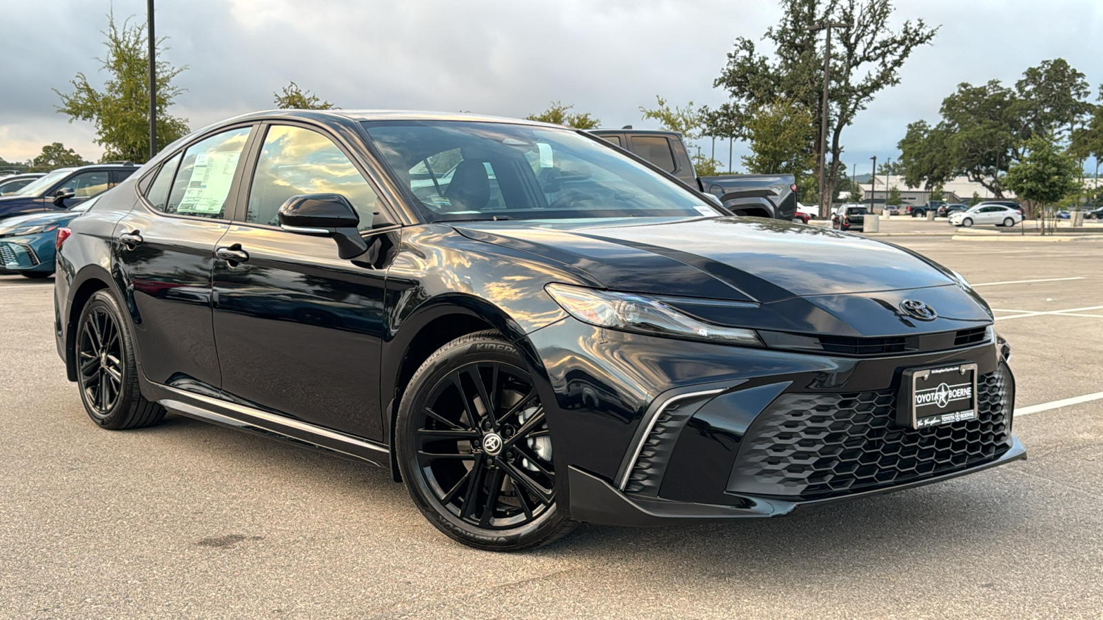 2025 Toyota Camry SE 1