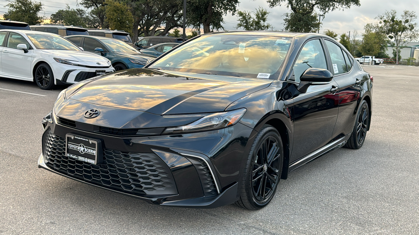 2025 Toyota Camry SE 3