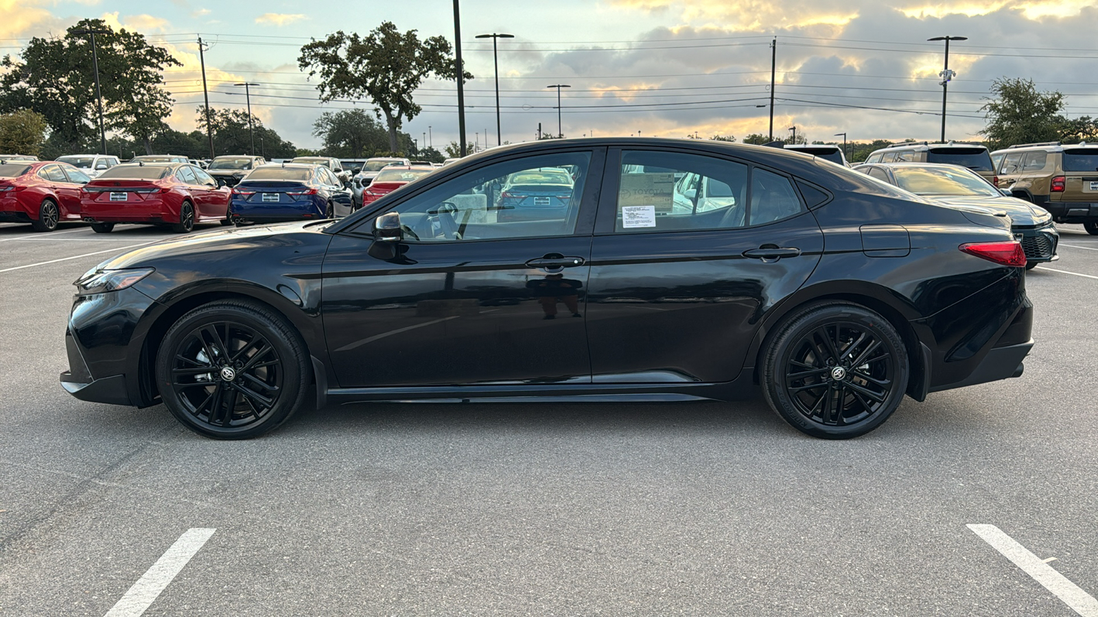 2025 Toyota Camry SE 5