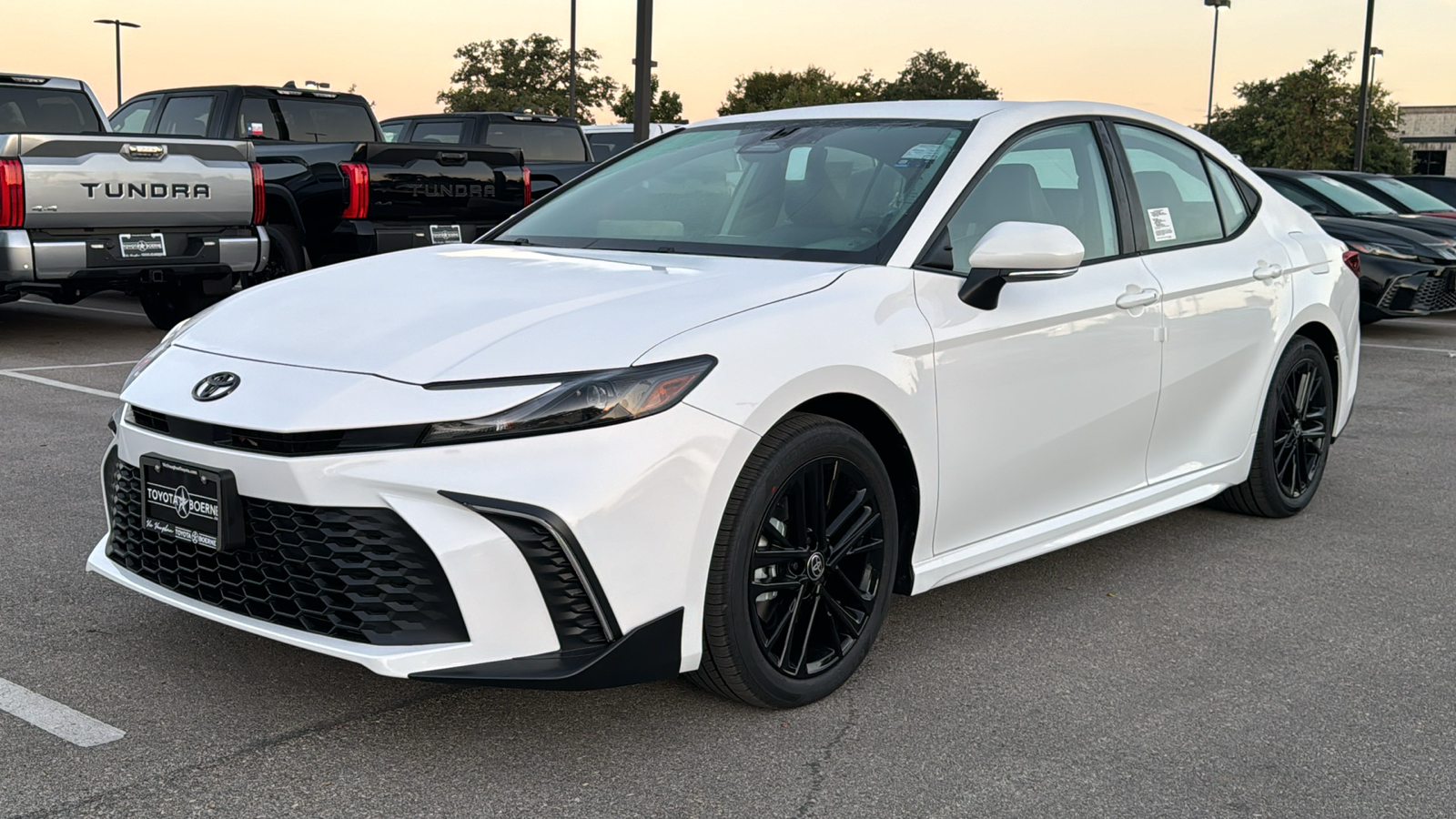 2025 Toyota Camry SE 3