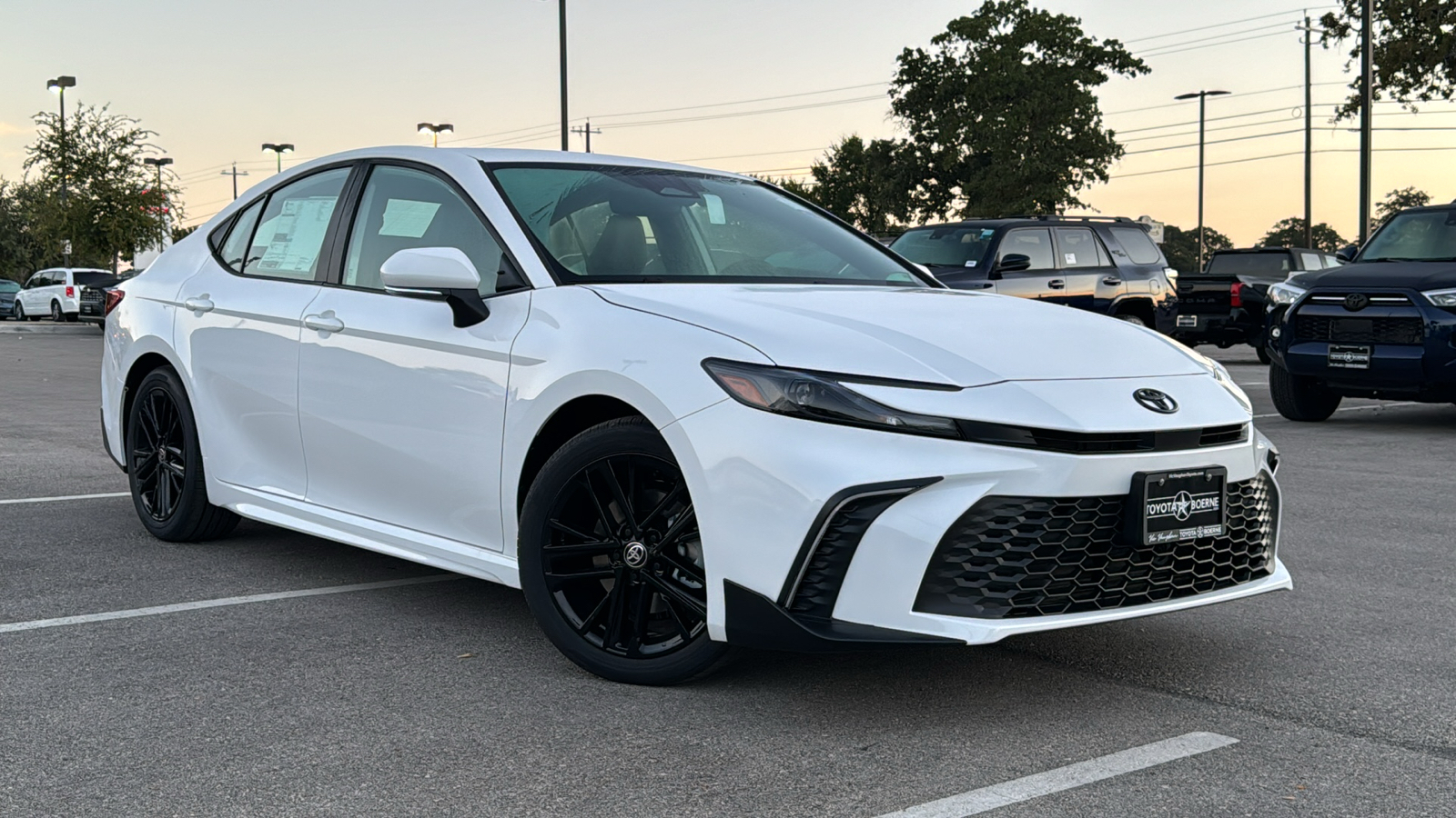 2025 Toyota Camry SE 24