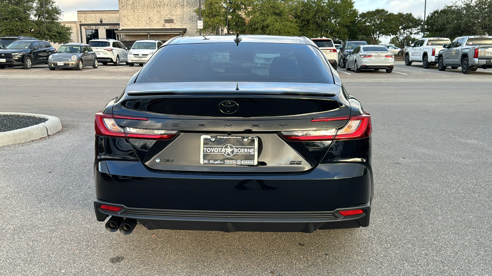 2025 Toyota Camry SE 6