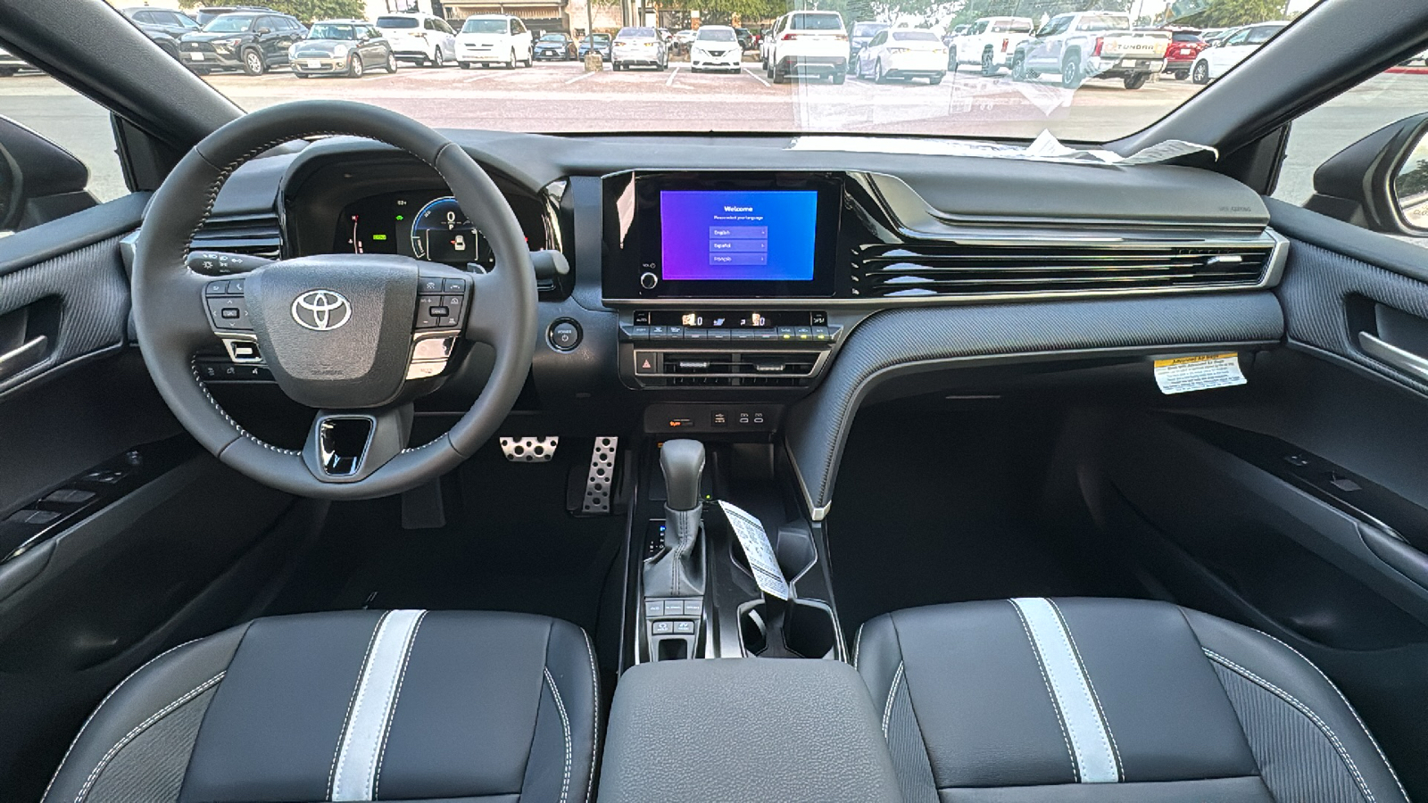 2025 Toyota Camry SE 16