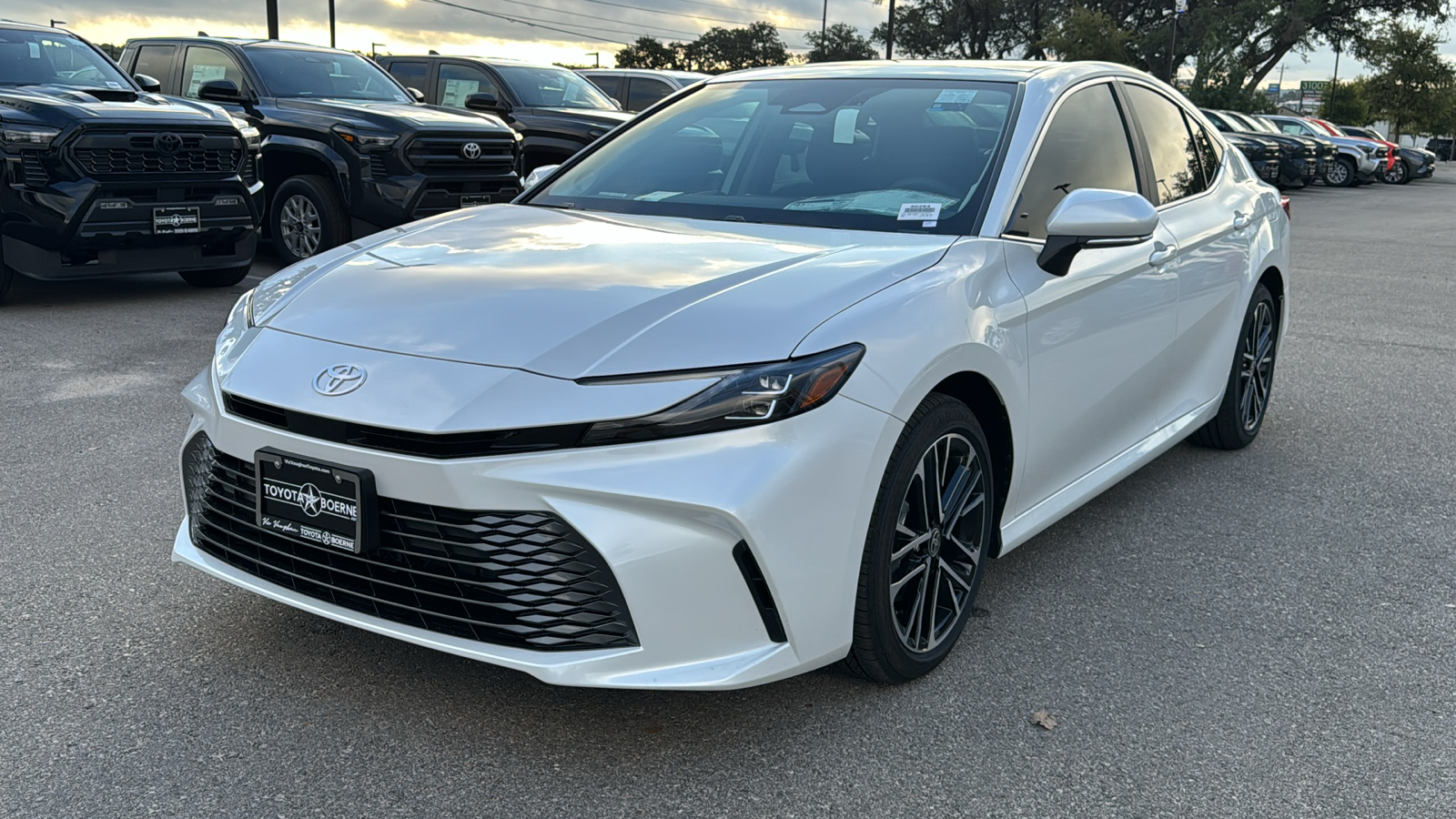 2025 Toyota Camry XLE 3