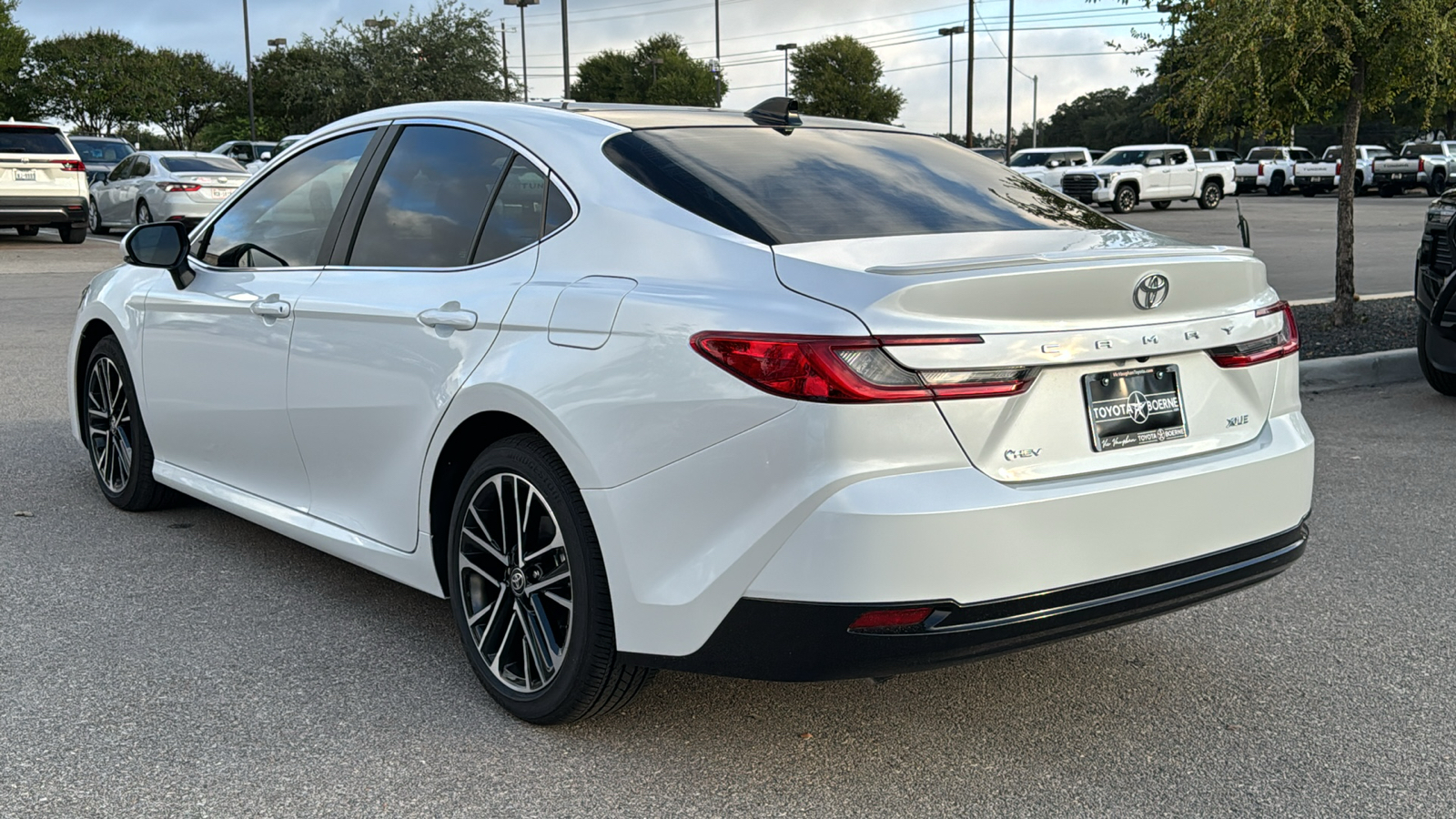 2025 Toyota Camry XLE 5