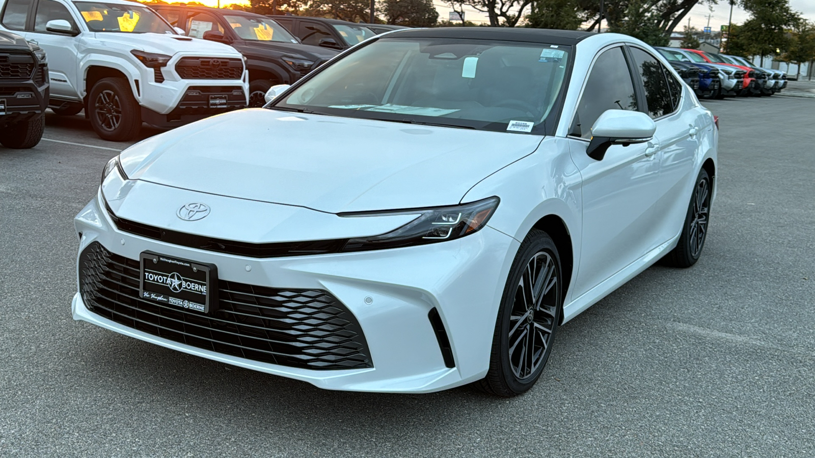 2025 Toyota Camry XLE 3