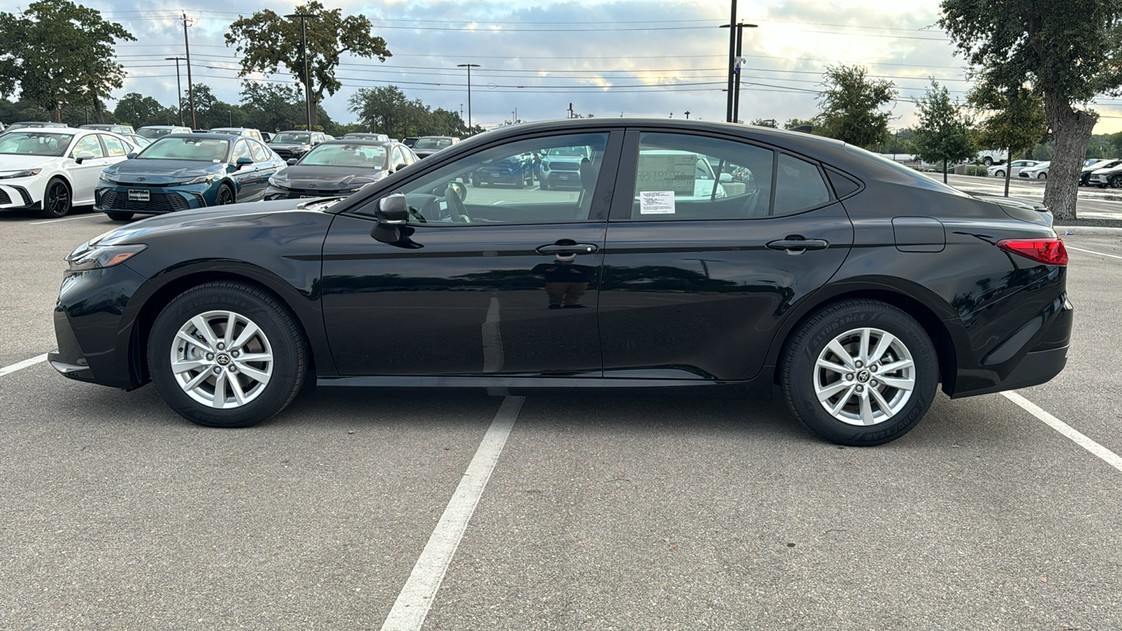 2025 Toyota Camry LE 4