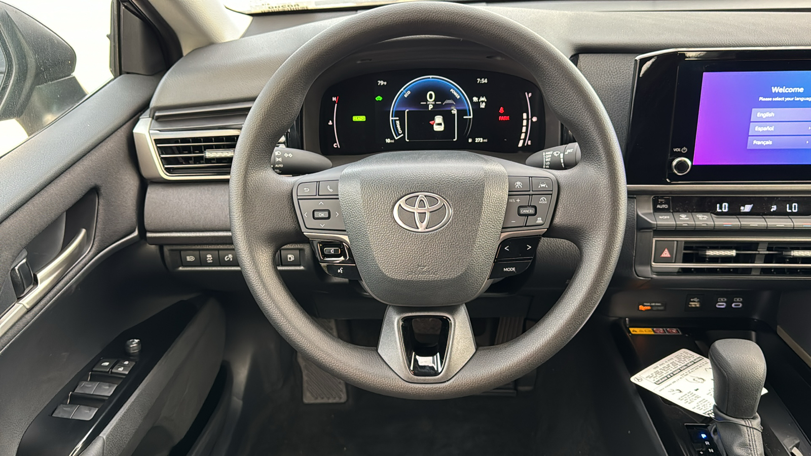 2025 Toyota Camry LE 17