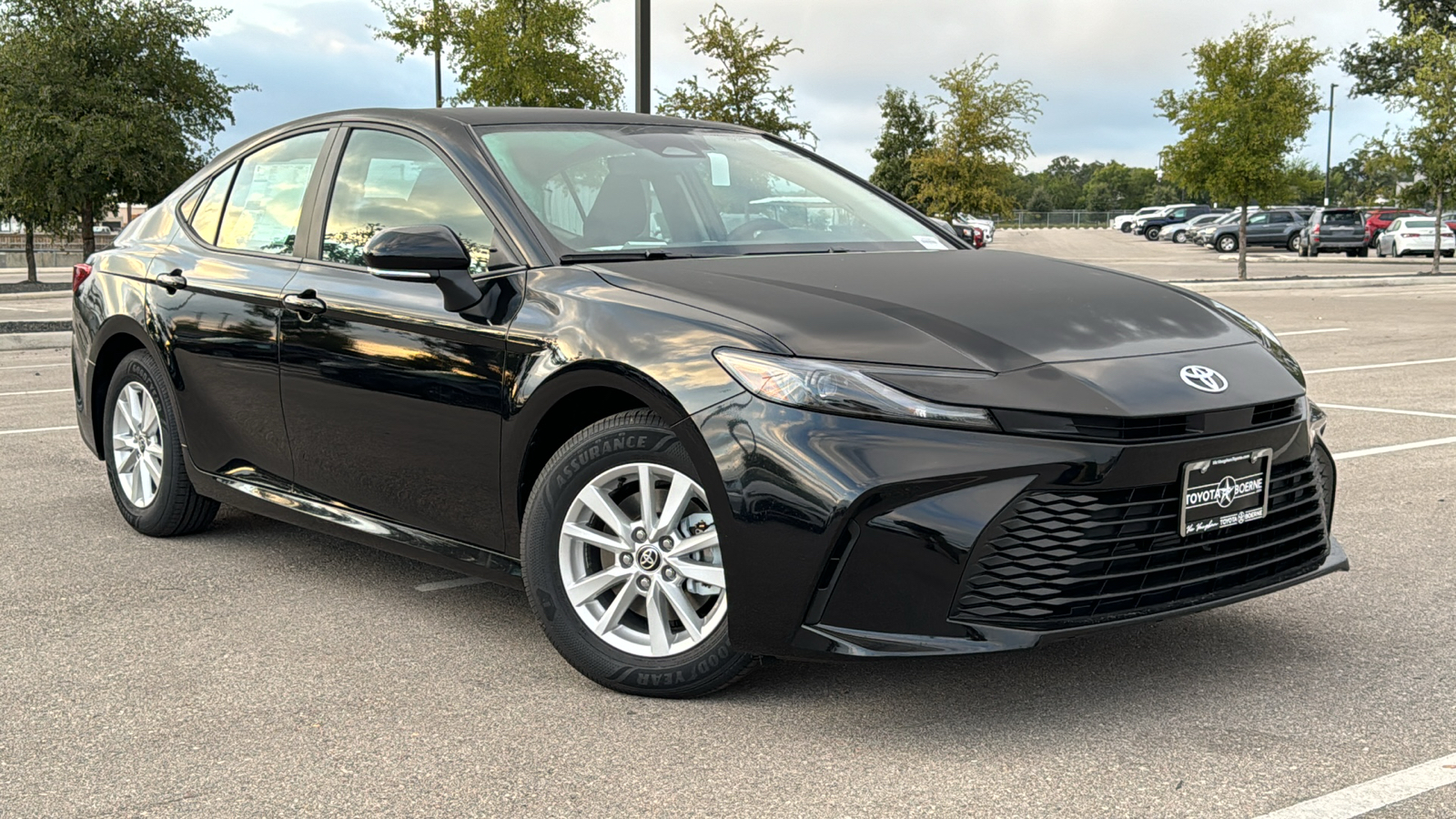 2025 Toyota Camry LE 24