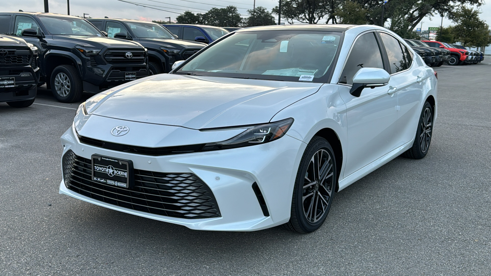 2025 Toyota Camry XLE 3