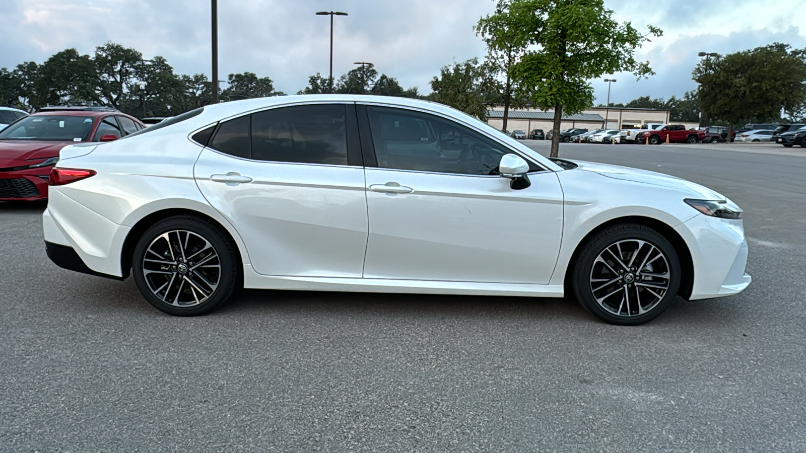 2025 Toyota Camry XLE 8