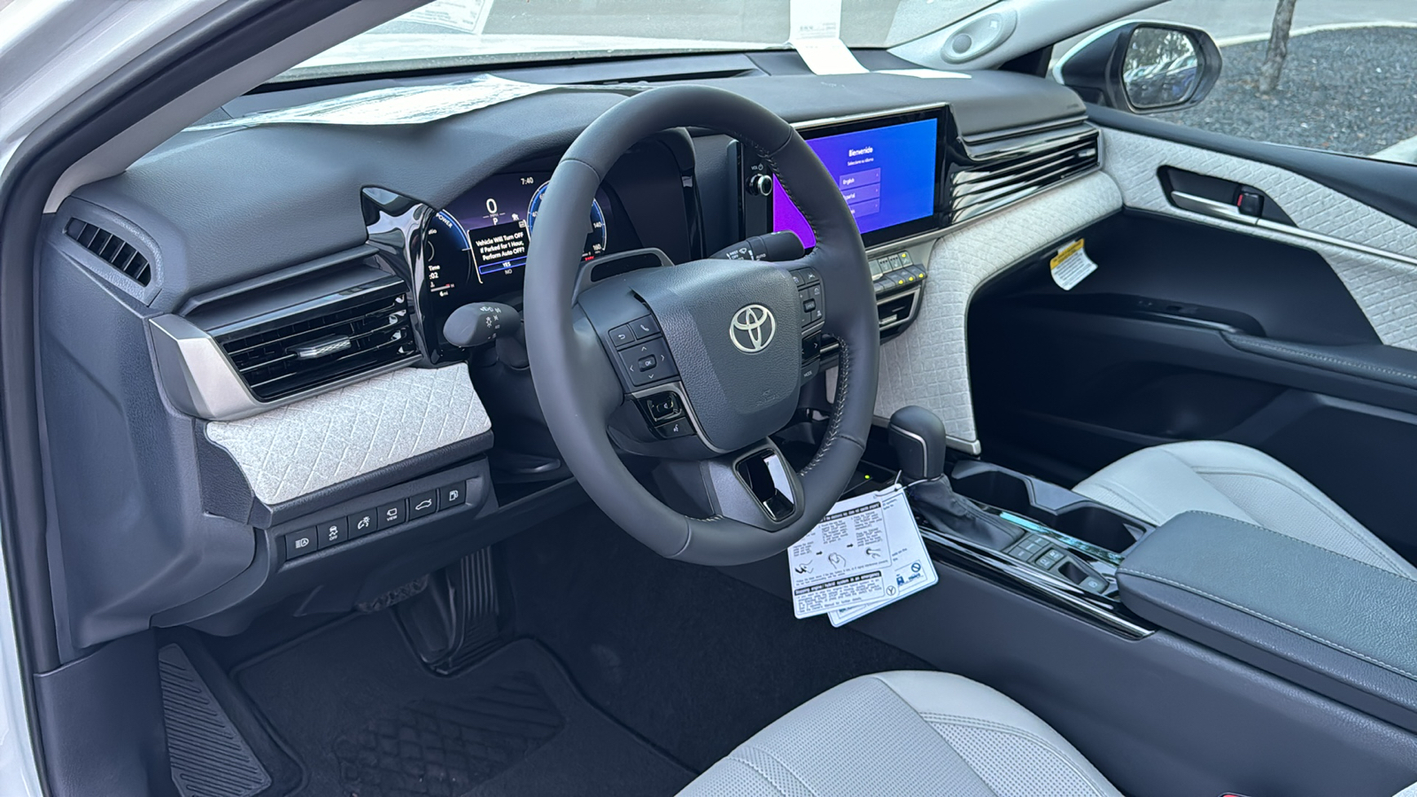 2025 Toyota Camry XLE 12