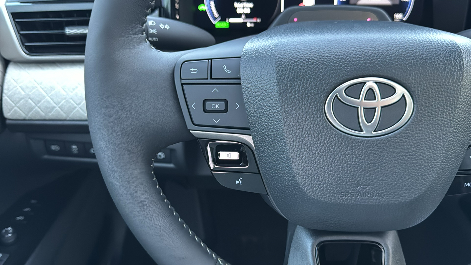 2025 Toyota Camry XLE 19