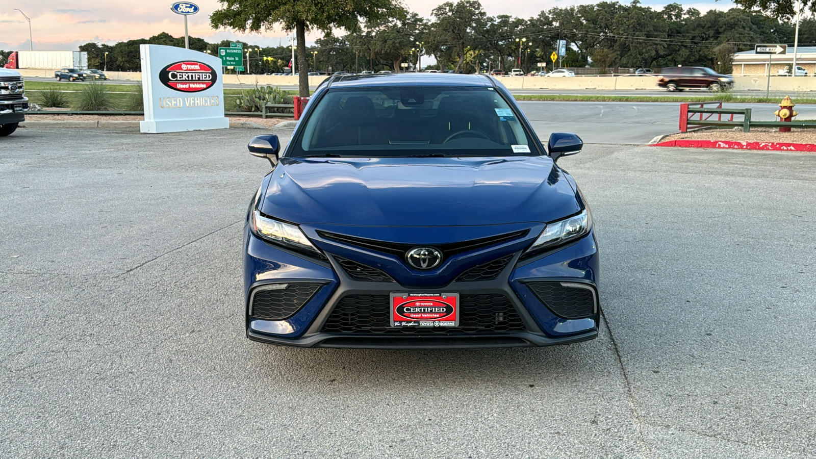 2024 Toyota Camry SE 2