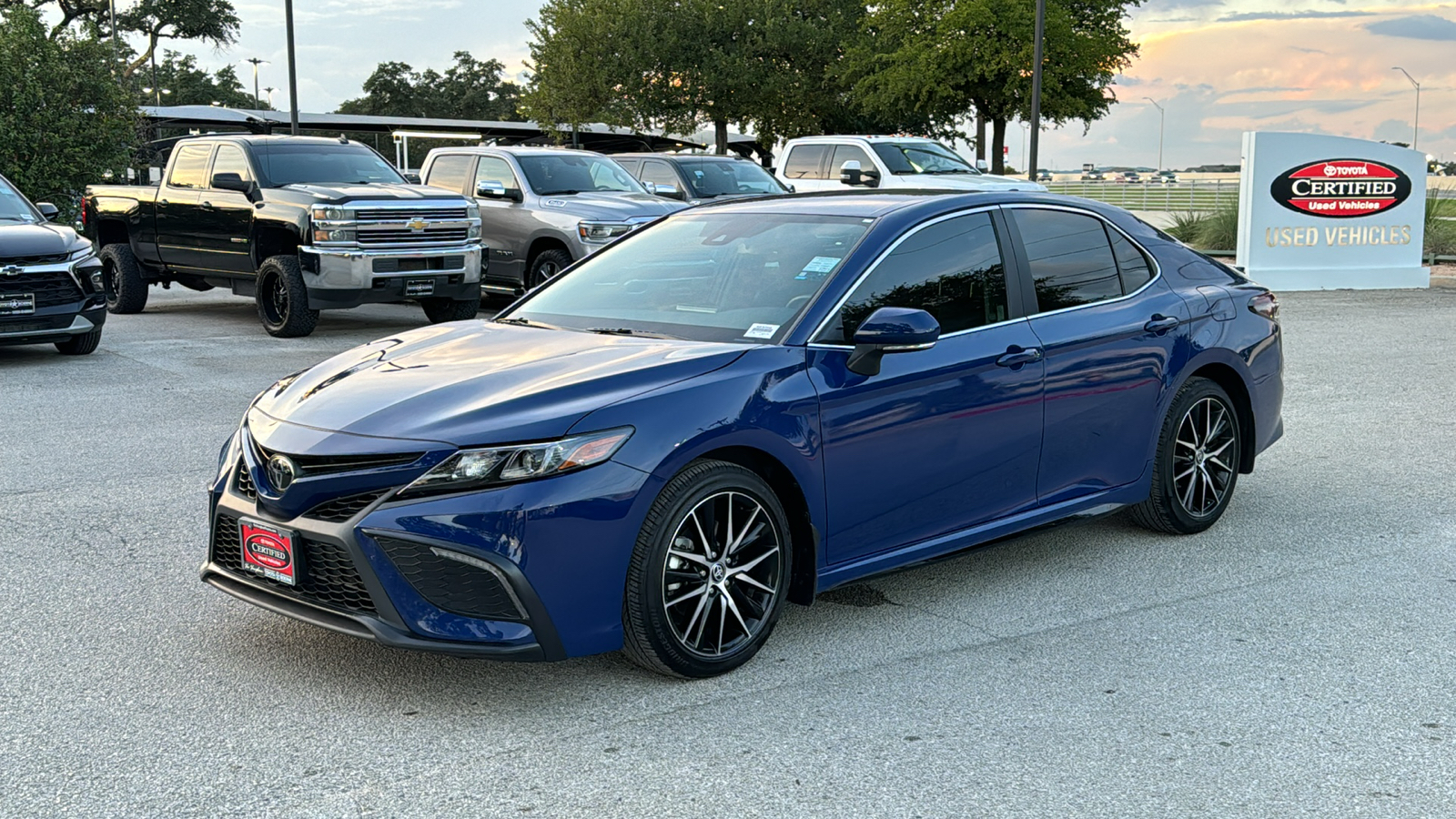 2024 Toyota Camry SE 3