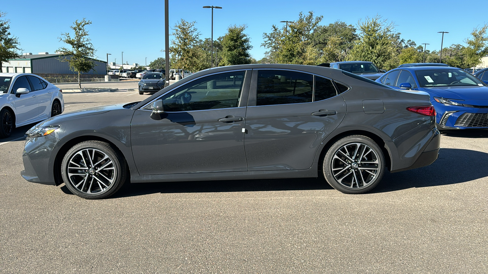 2025 Toyota Camry XLE 4