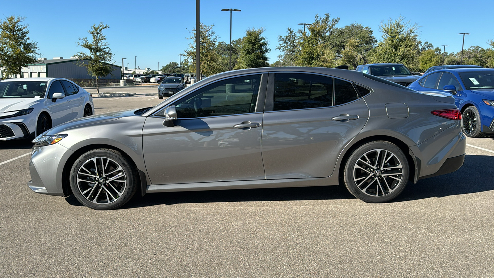 2025 Toyota Camry XLE 4