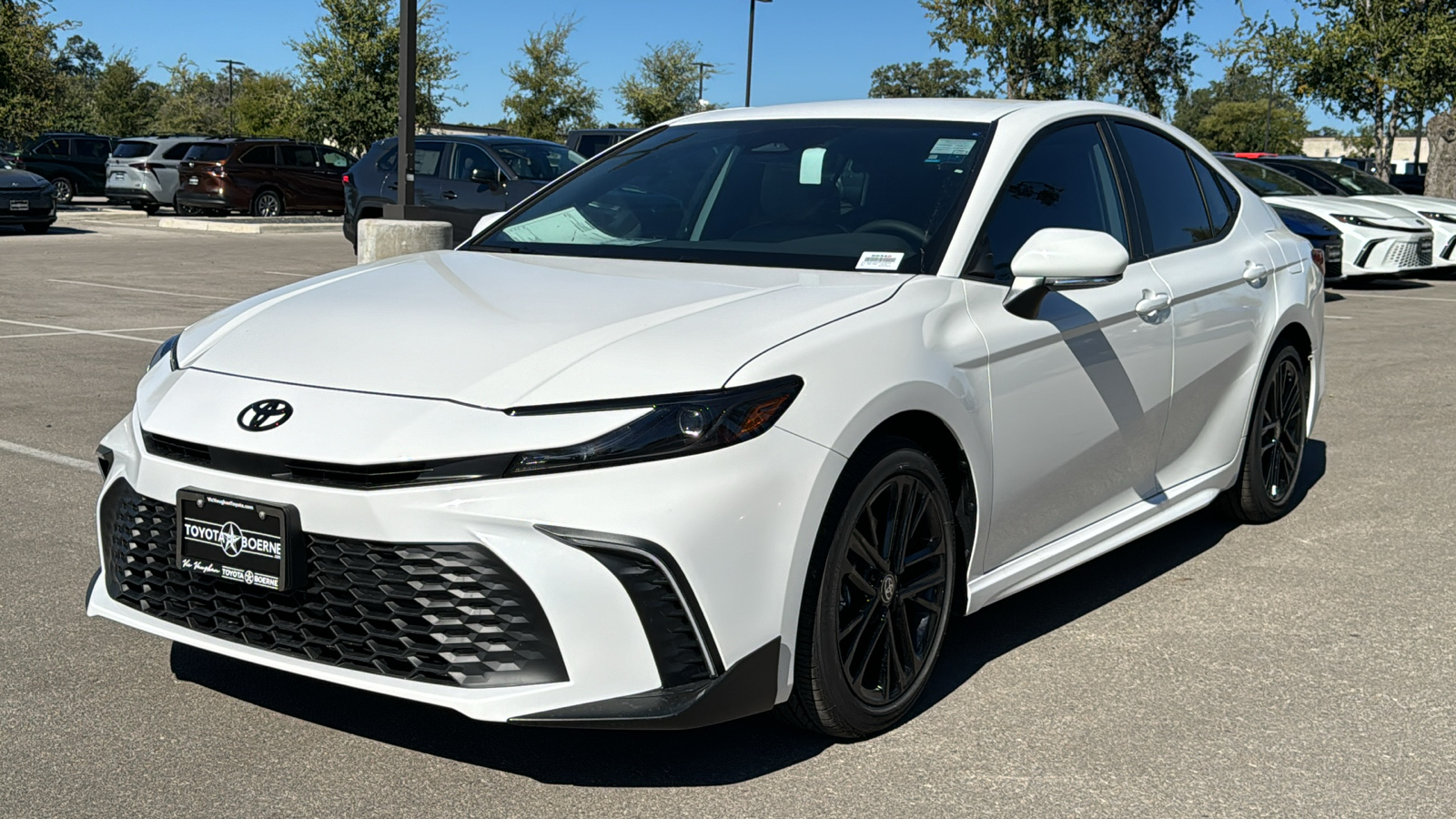 2025 Toyota Camry SE 3