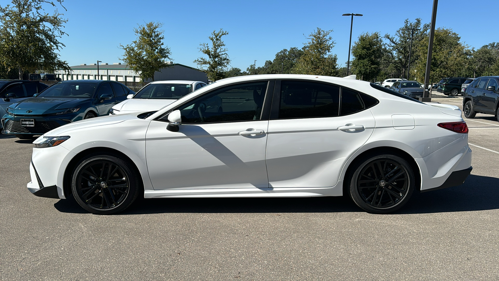 2025 Toyota Camry SE 4