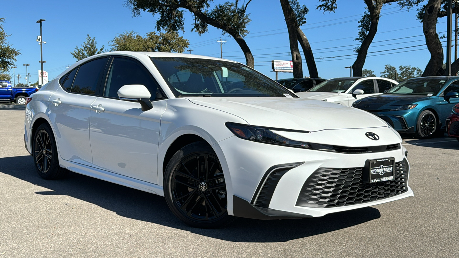 2025 Toyota Camry SE 24