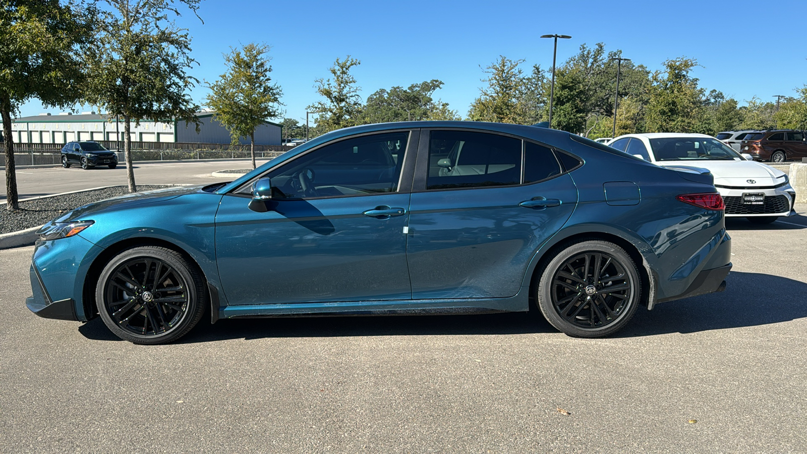 2025 Toyota Camry SE 4