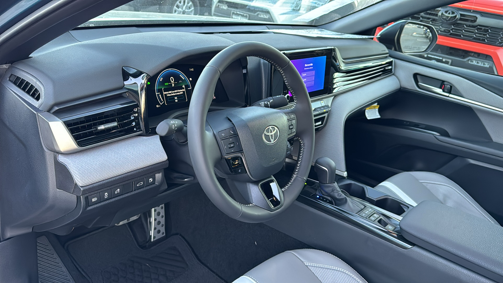 2025 Toyota Camry SE 13