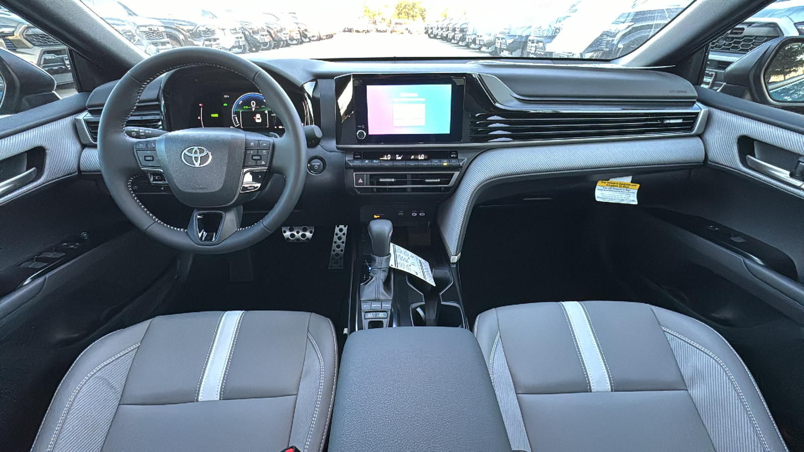 2025 Toyota Camry SE 17