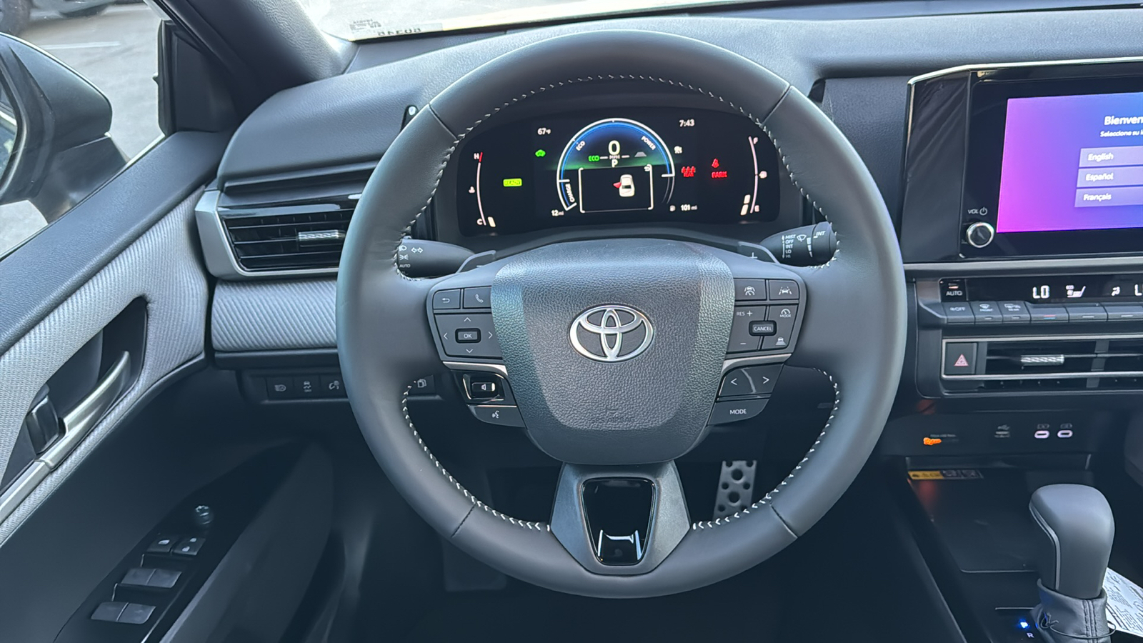 2025 Toyota Camry SE 18