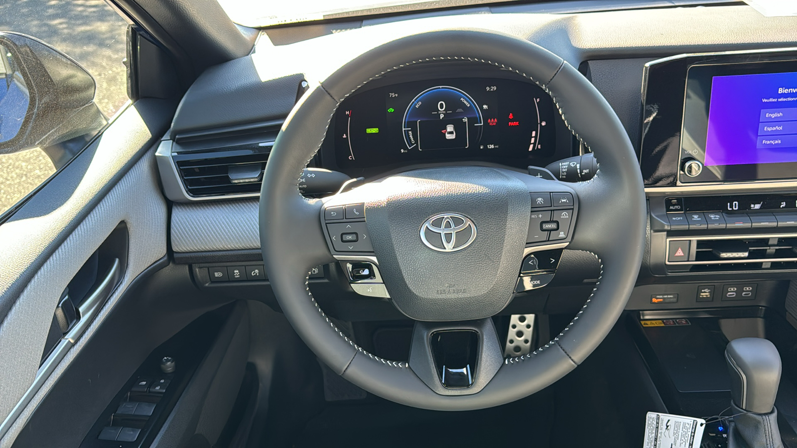 2025 Toyota Camry SE 17