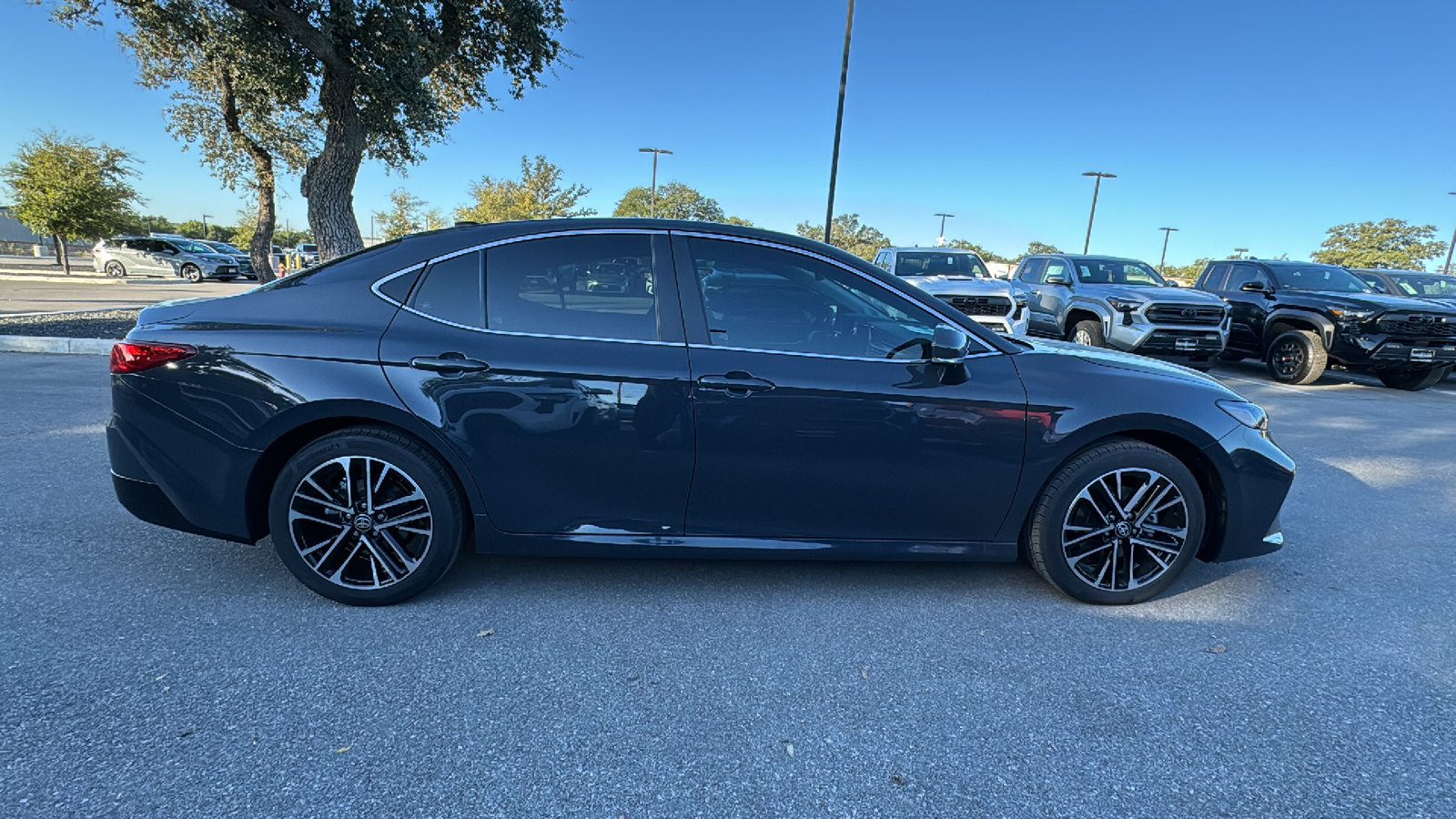 2025 Toyota Camry XLE 8