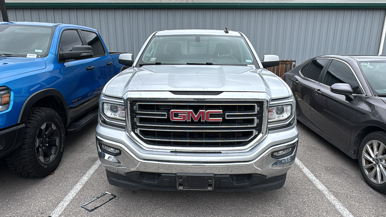 2017 GMC Sierra 1500 SLE 2