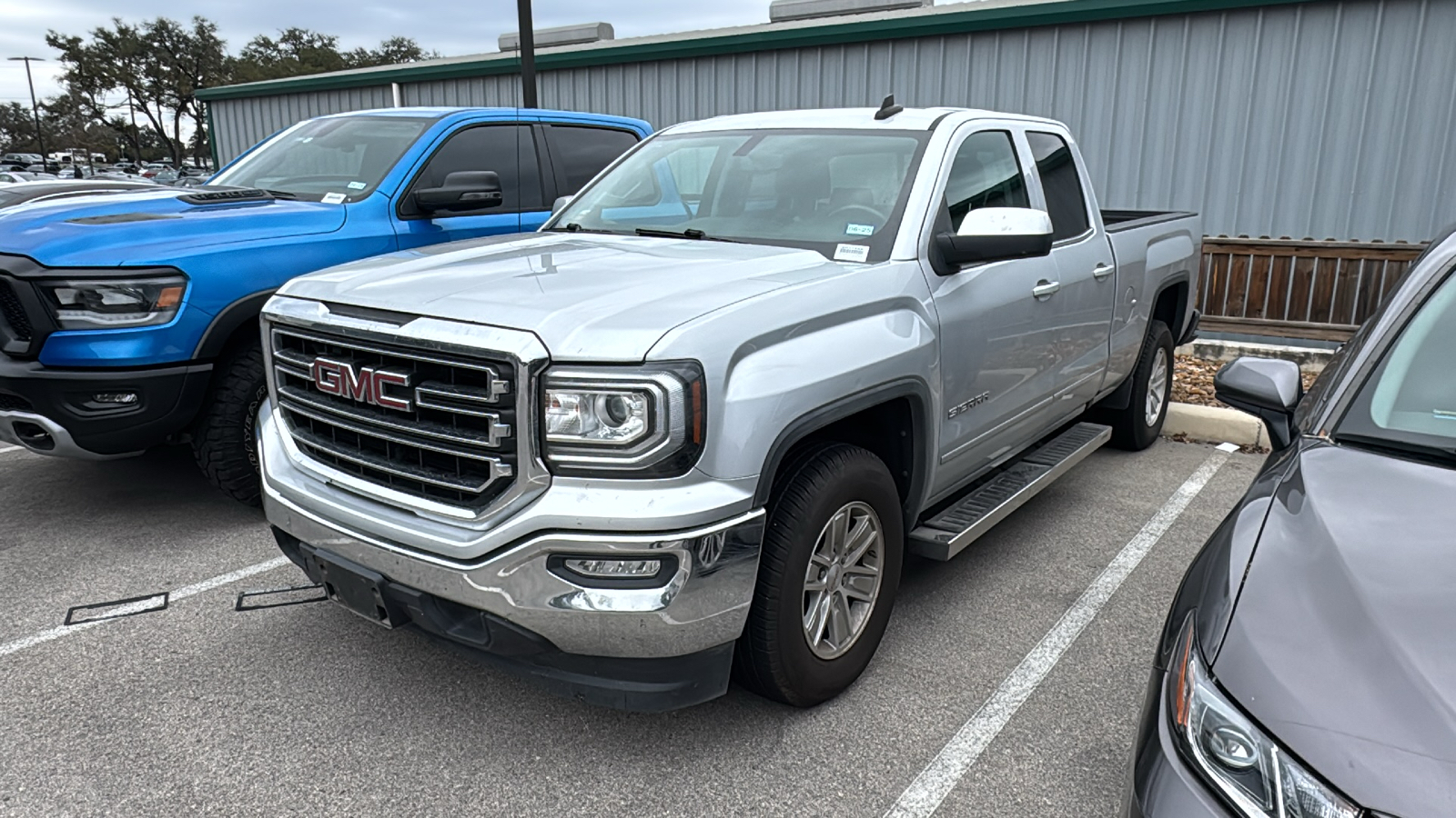 2017 GMC Sierra 1500 SLE 3