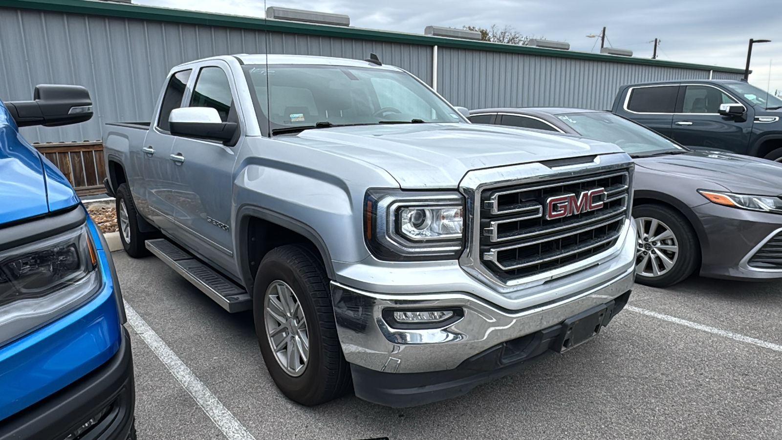 2017 GMC Sierra 1500 SLE 11