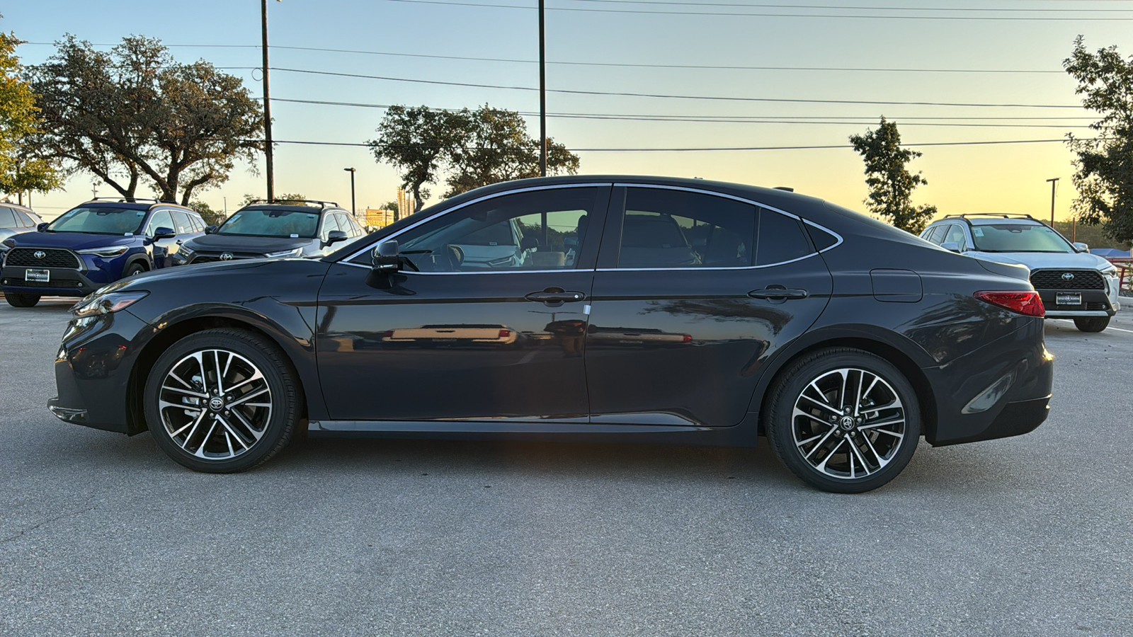 2025 Toyota Camry XLE 4