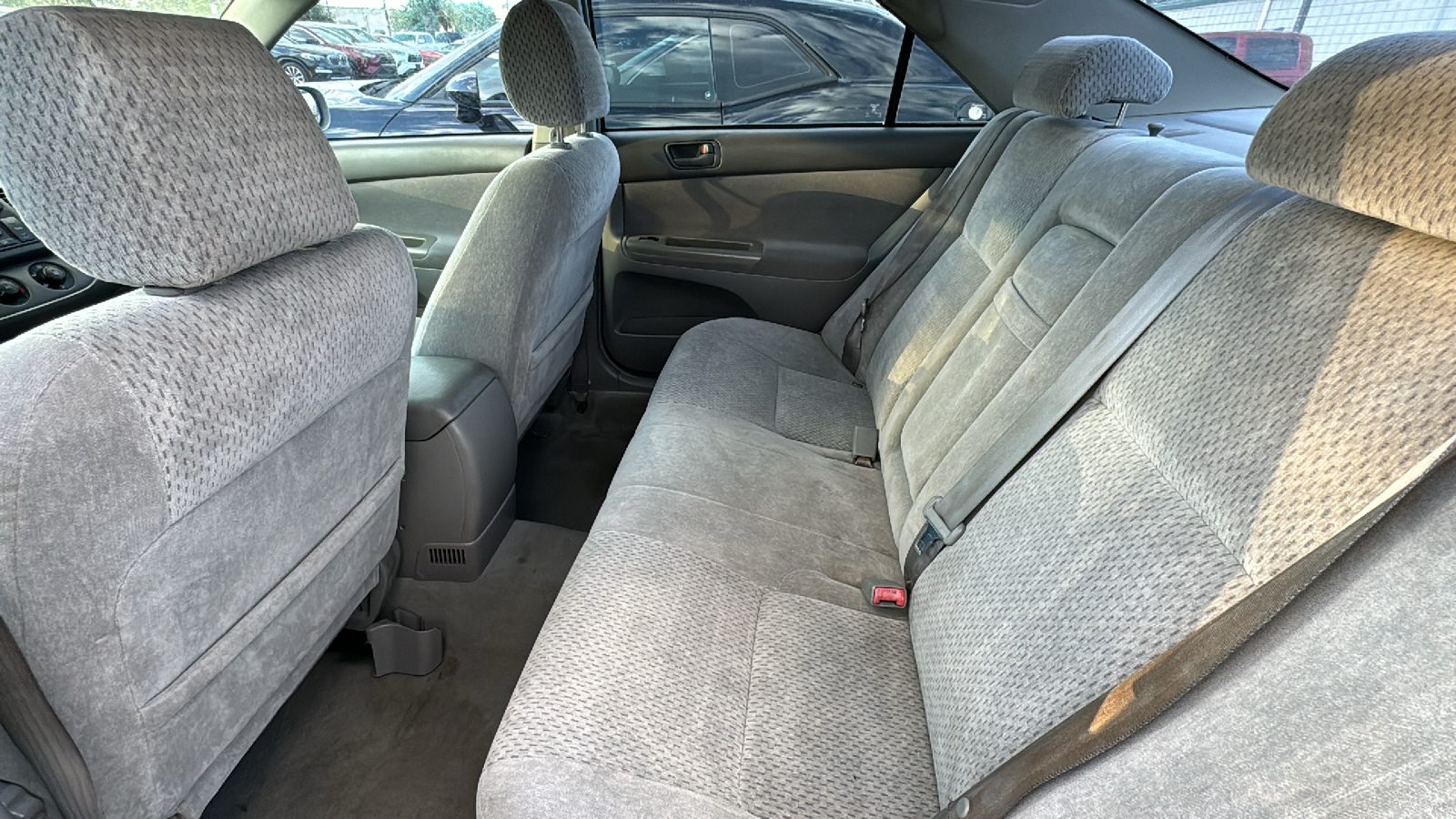 2003 Toyota Camry LE 8