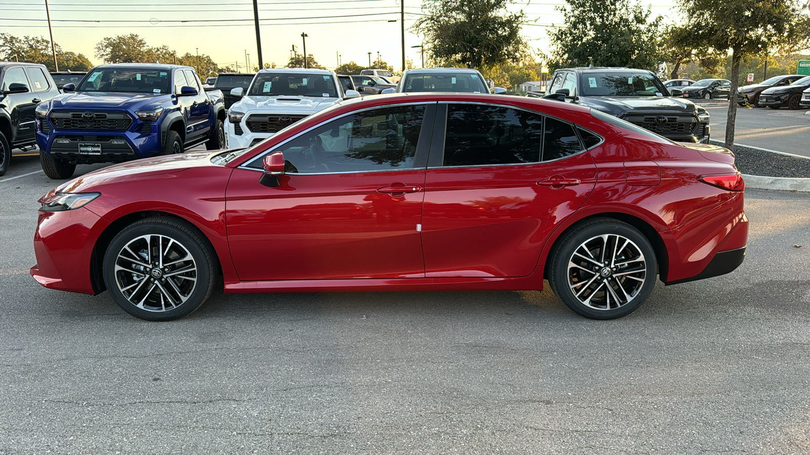 2025 Toyota Camry XLE 4