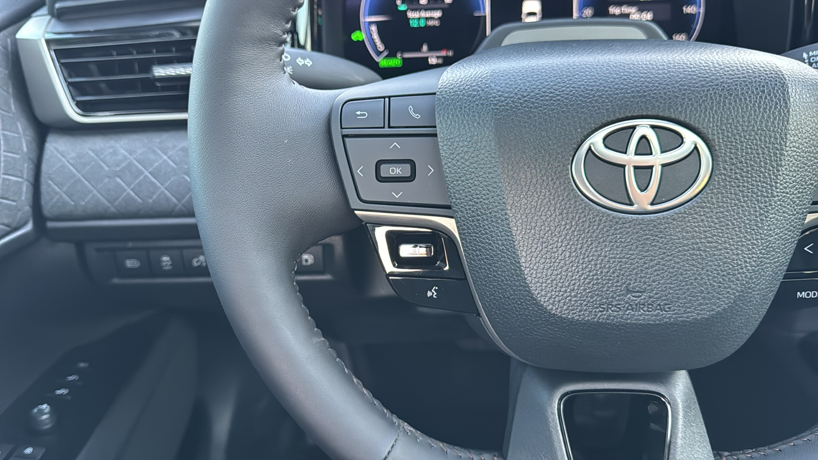 2025 Toyota Camry XLE 19