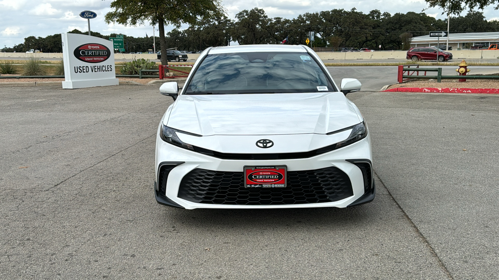 2025 Toyota Camry SE 3