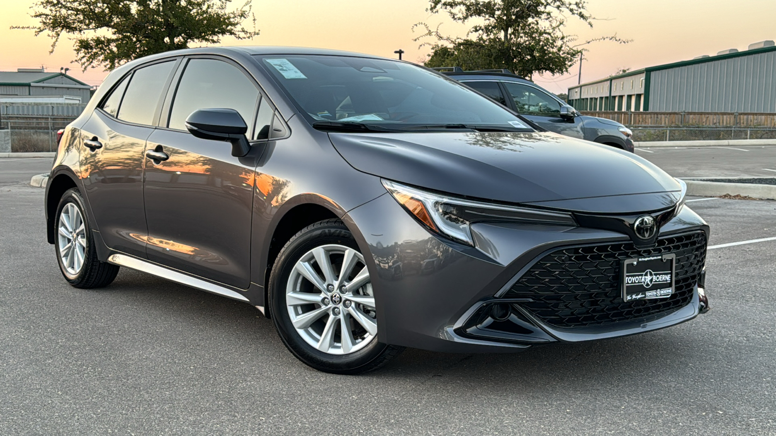 2025 Toyota Corolla Hatchback SE 2