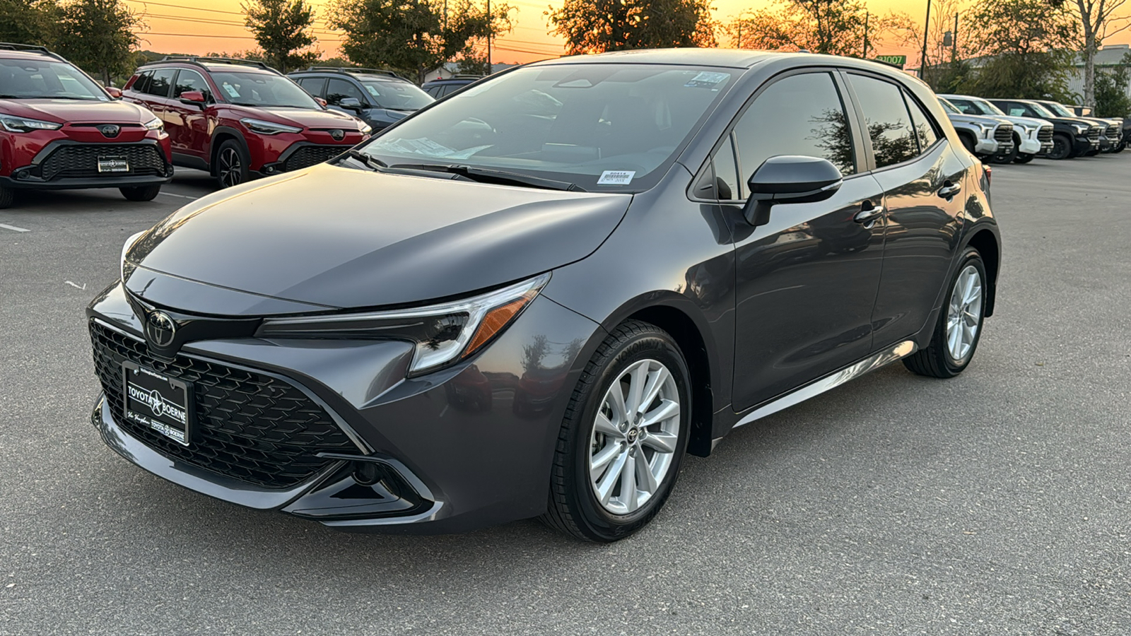 2025 Toyota Corolla Hatchback SE 4