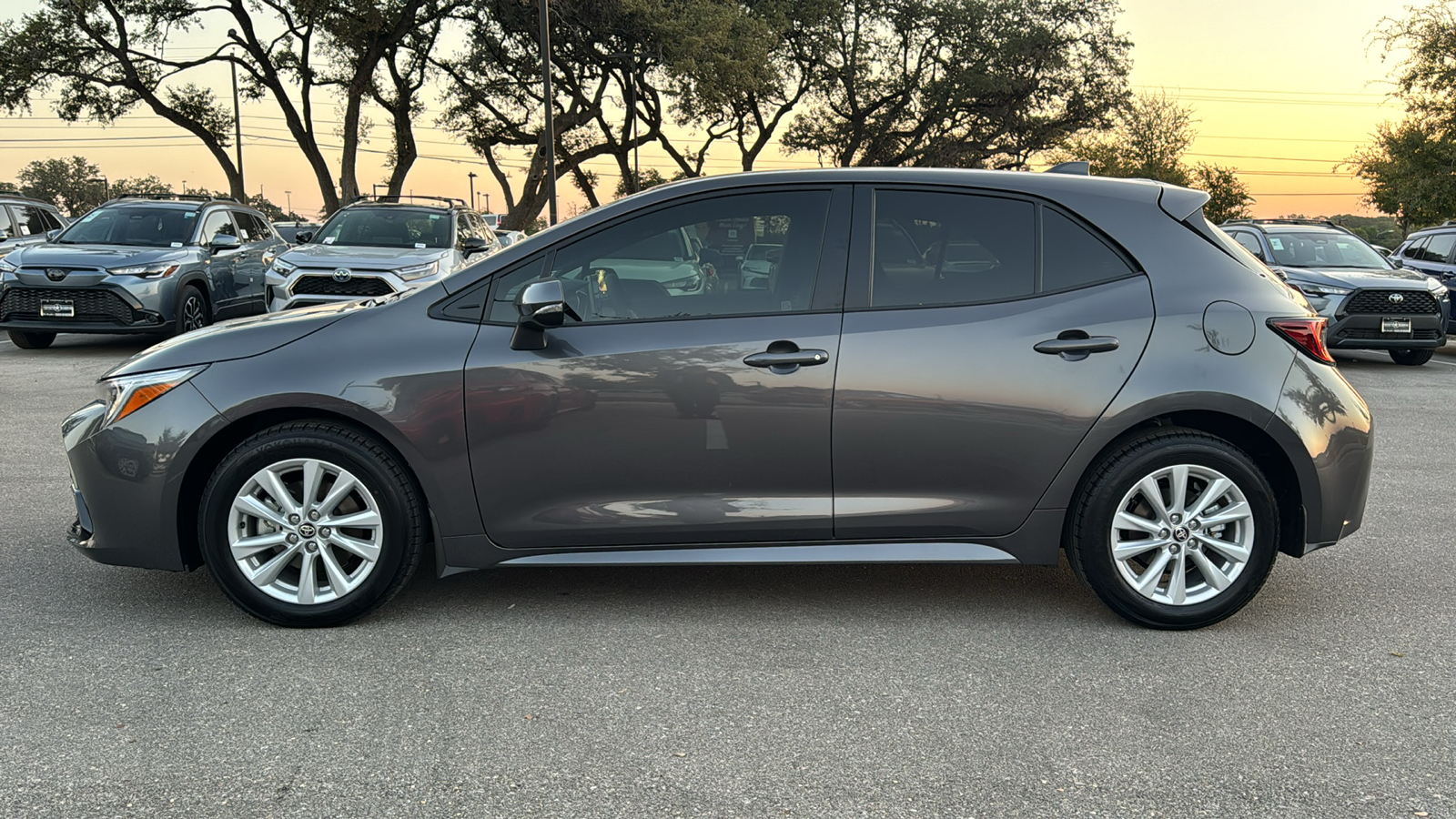 2025 Toyota Corolla Hatchback SE 5