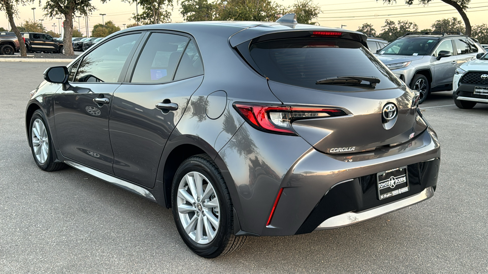 2025 Toyota Corolla Hatchback SE 6